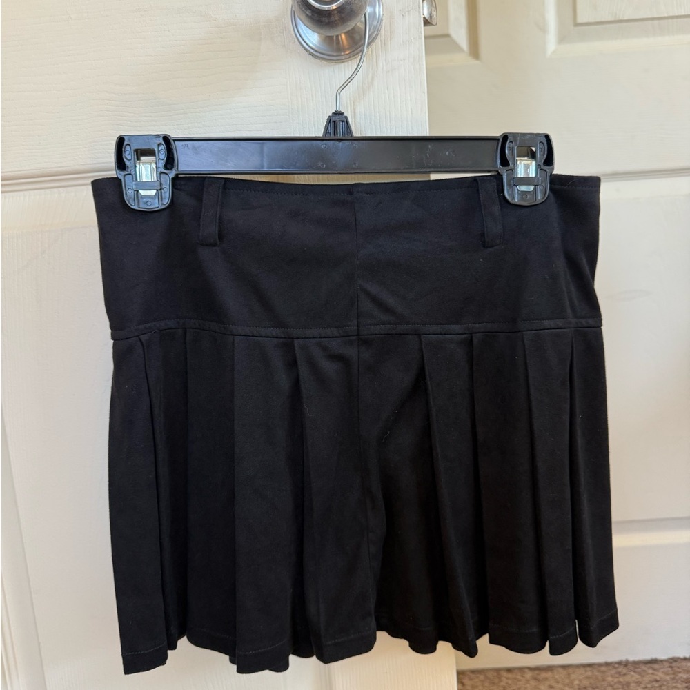 Elegant Black Pleated Skirt